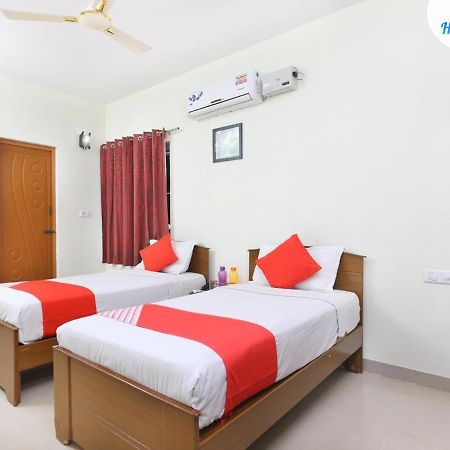 Sasti Hotel Palani Exterior foto
